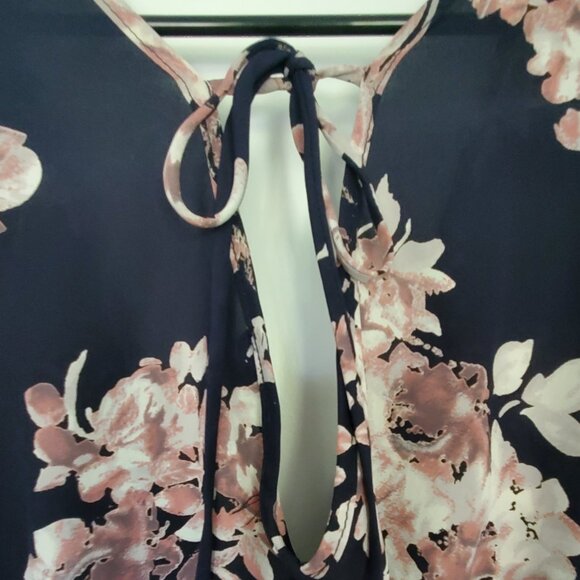 Torrid Women's Black Floral Short Sleeve Blouse Sz 2X - Picture 3 of 4